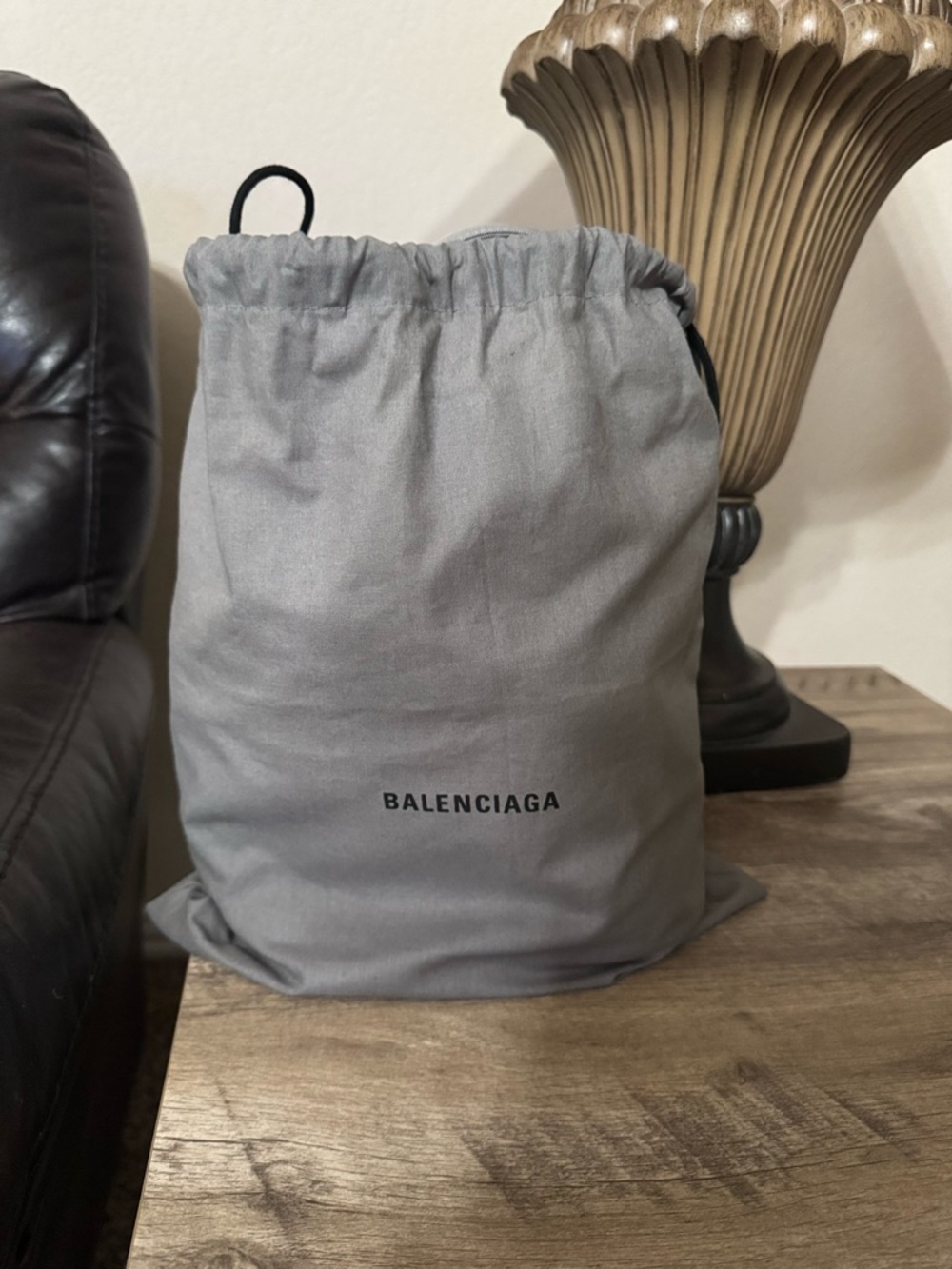 BALENCIAGA WOMEN'S WHEEL SMALL DRAWSTRING BUCKET BAG IN GREY - Picture 4 of 11